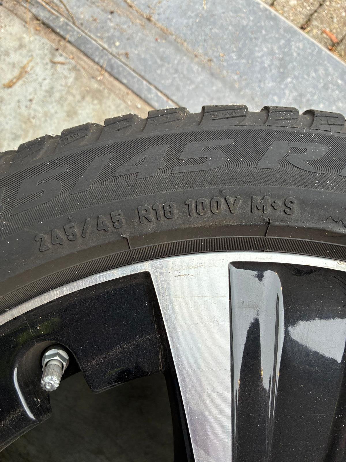 Winterbanden met originele Mercedes velgen, Autos : Pièces & Accessoires, Enlèvement, Pneus hiver, Jante(s)