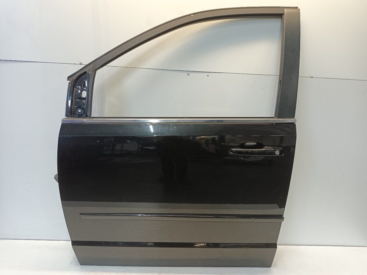 Portier links voor Lancia Voyager, Auto-onderdelen, Onderdelen@venauto.nl, Van der Ven Autorecycling B.V., Gebruikt, Ettenseweg 76, 4706 PB Roosendaal, The Netherlands