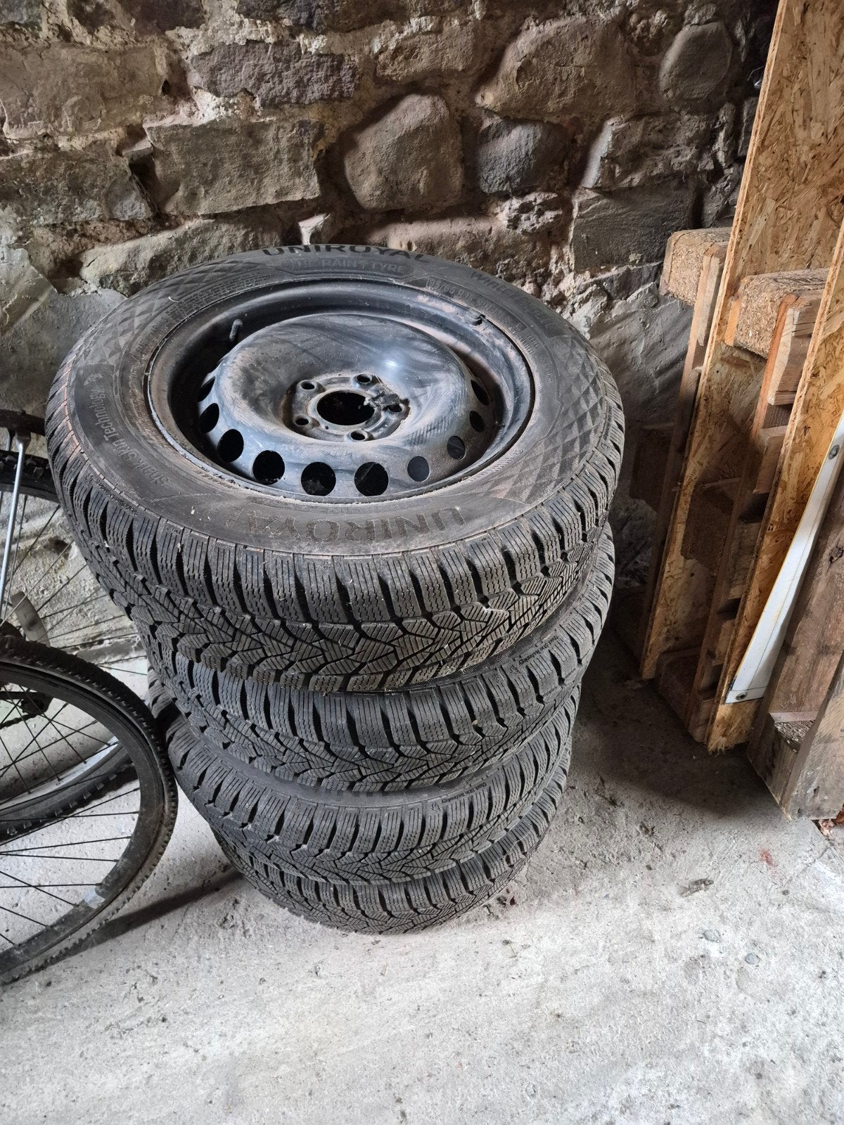 4 roues hiver Renault Mégane – Uniroyal 195/65 R15 – Jantes, Enlèvement, Comme neuf