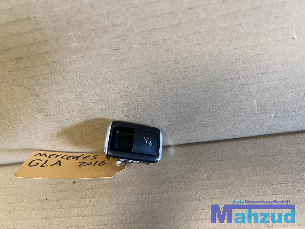MERCEDES GLA X156 Achterklep schakelaar 2013-2019 A166870761, Autos : Pièces & Accessoires, Mercedes-Benz AG, Mercedes-Benz, Utilisé