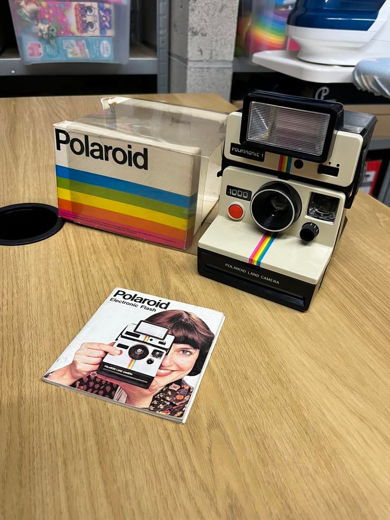 3 polaroids, polatronic, incl. verpakking  en flits, Enlèvement ou Envoi, Comme neuf, Polaroid