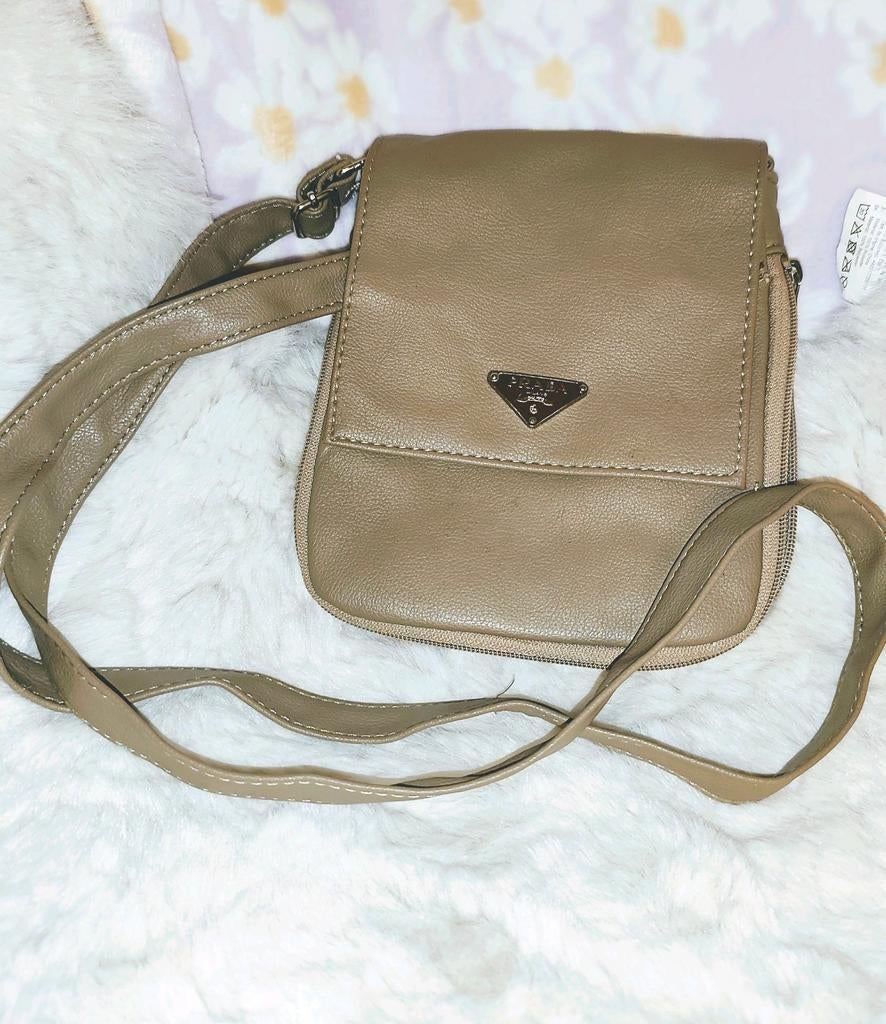 Petit sac à bandoulière Prada., Enlèvement ou Envoi, Utilisé, Beige, Sac à bandoulière