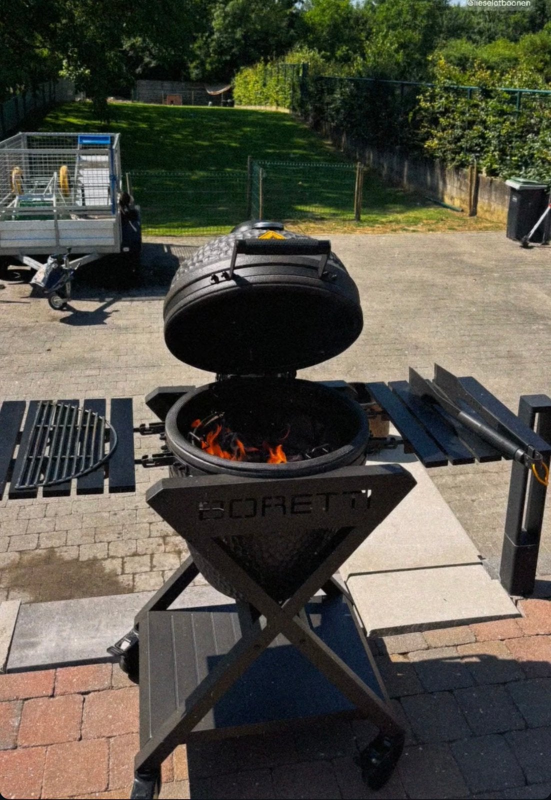 Boretti Ceramica Medium + Boretti BBQ Hoes, Ophalen, Zo goed als nieuw