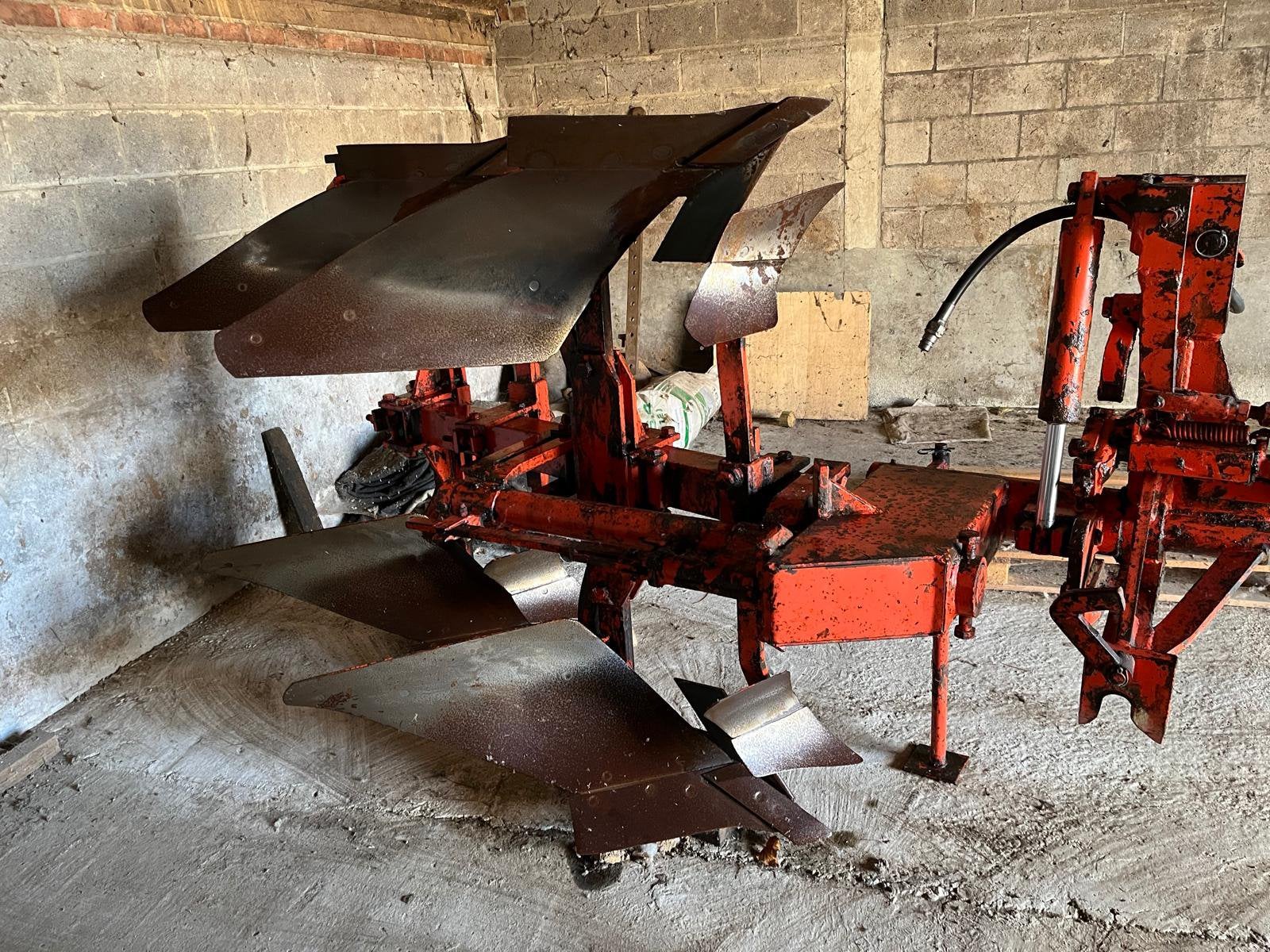 Billens Hydraulische wentelbare ploeg, Ophalen