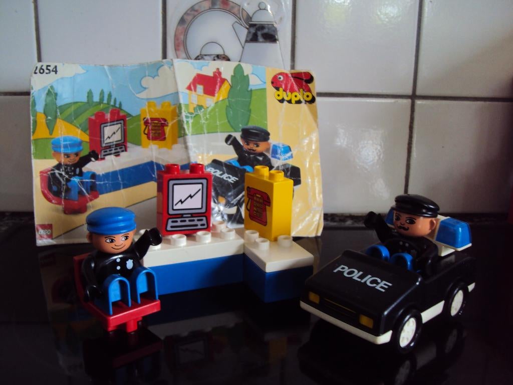 duplo, politiekantoor met politieauto, 2 agenten VINTAGE*, Ophalen of Verzenden, Duplo