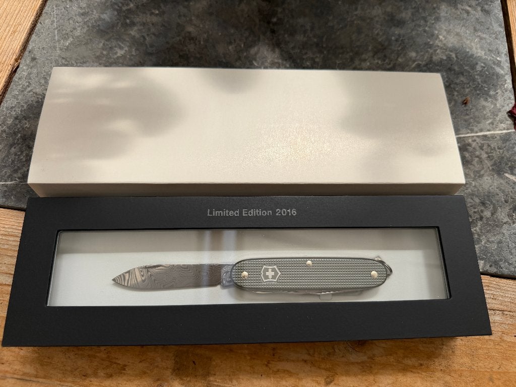 RARE Collector's Victorinox Pioneer X Damast 2016 Limited, Ophalen of Verzenden, Nieuw