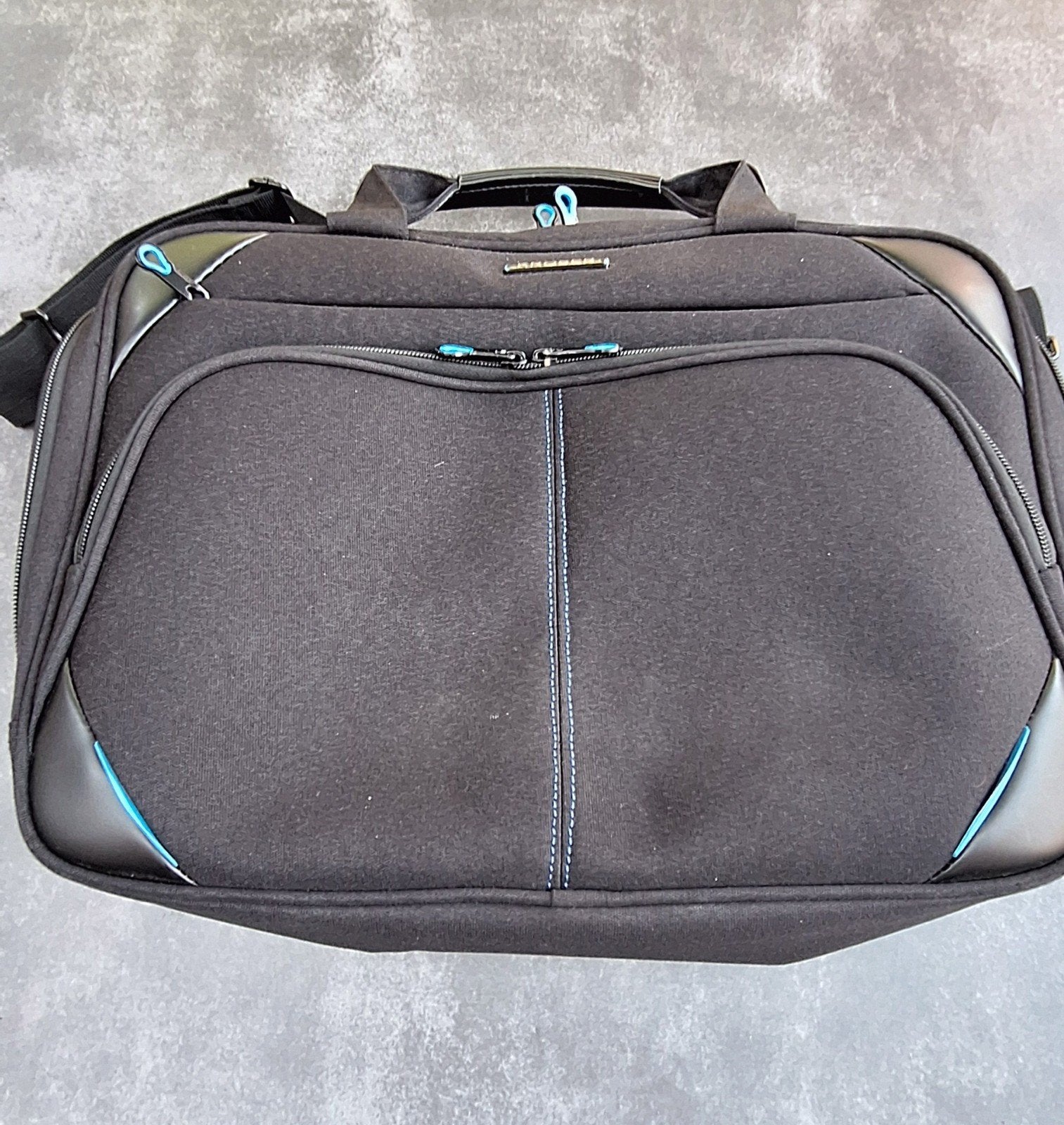 Laptoptas 15.6 inch, Computers en Software, Ophalen, Zo goed als nieuw, Zwart, Schoudertas