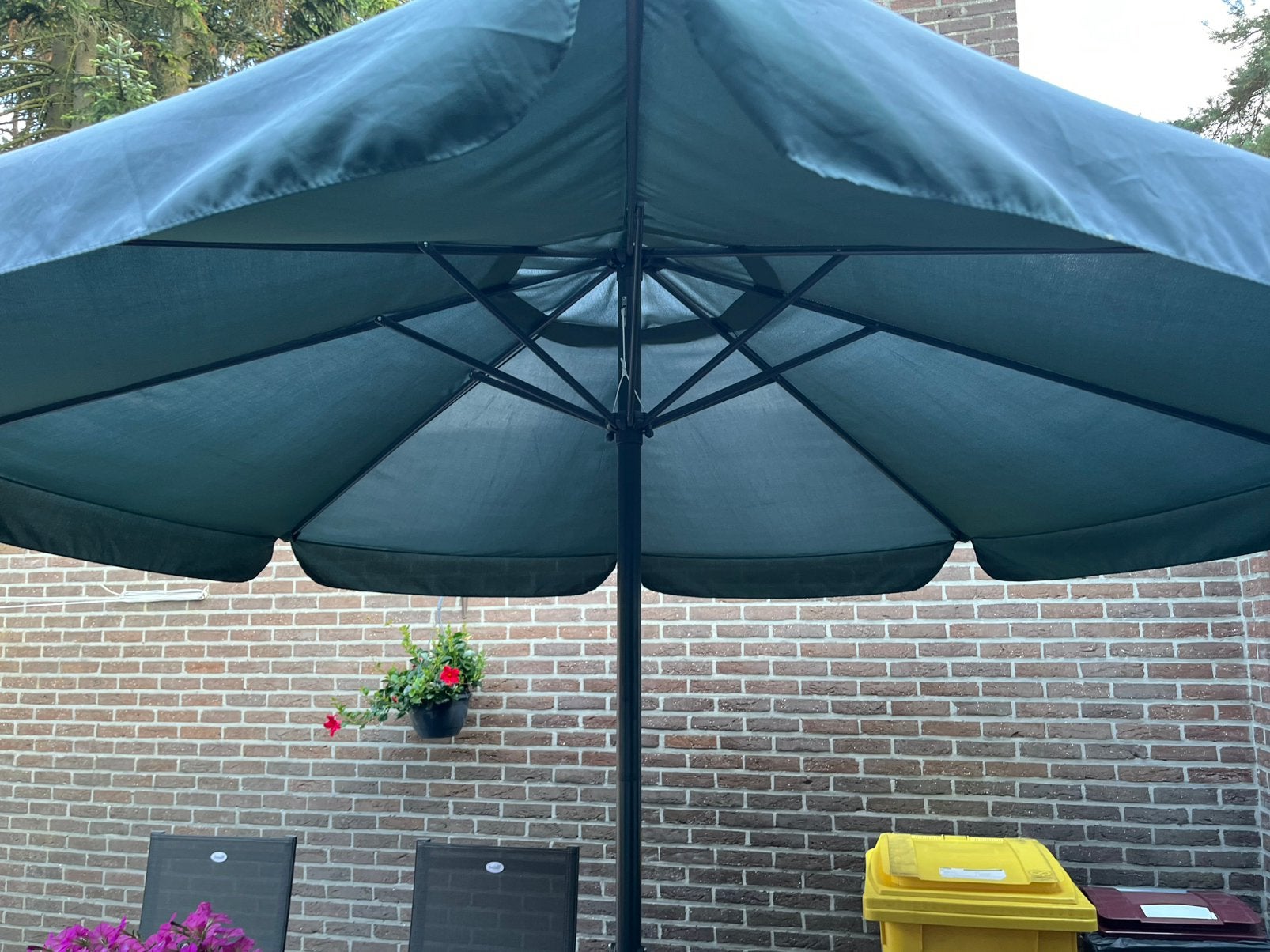 Parasol groen met voet, Tuin en Terras, Parasols, Ophalen, Gebruikt, 2 tot 3 meter, Overige typen