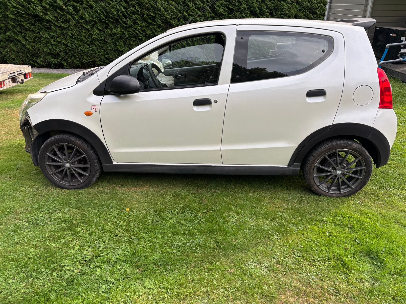 SUZUKI ALTO GT 2011 ACCIDENTEE, Auto's, Zwart, 4 cilinders, Wit, Handgeschakeld
