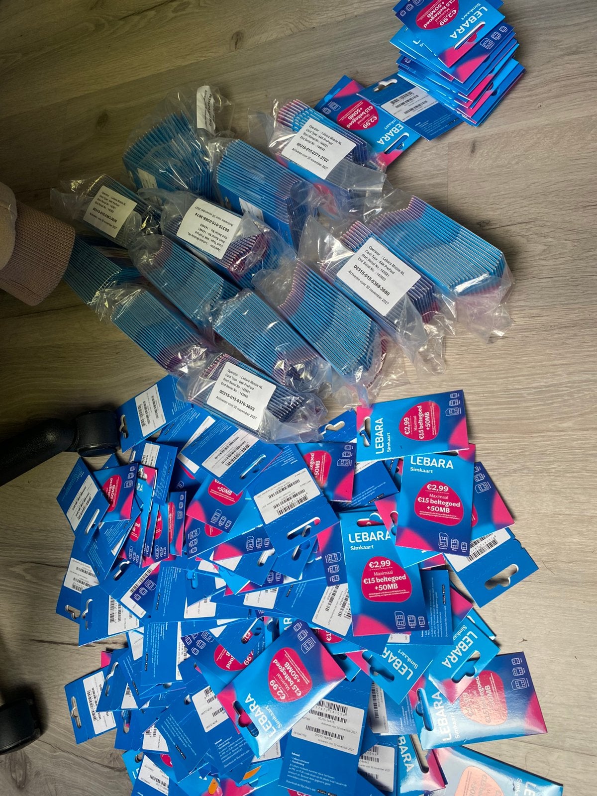 Lebara simkaarten TEKOOP €5 CREDIT! €5 FREE DATA!, Handtassen en Accessoires, Ophalen of Verzenden, Zo goed als nieuw
