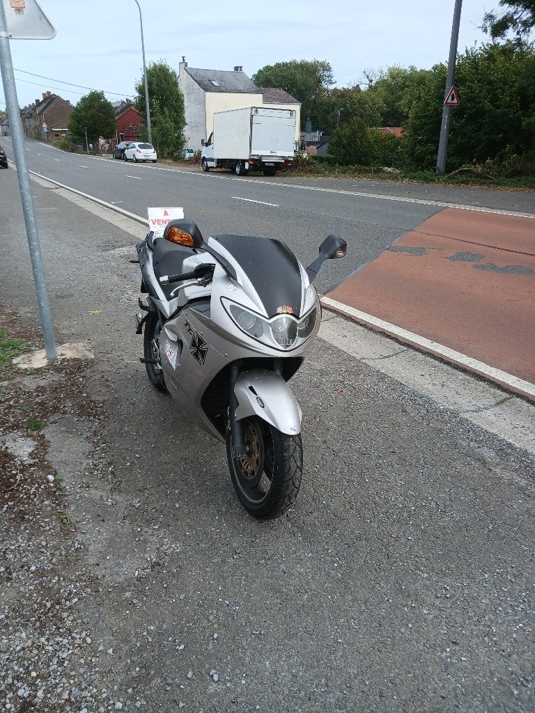 triumph 1050 sprint, Permis Moto A, Occasion, Plus de 35 kW, 3 cylindres
