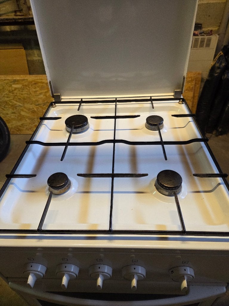 cuisinière gaz (propane), Electroménager, Gaz, 4 zones de cuisson, Enlèvement, Utilisé
