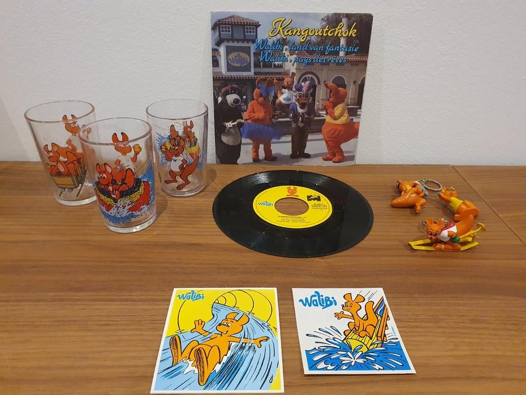 Lot Walibi - pièce unique, lunettes, autocollants et porte-c, Collections, Enlèvement ou Envoi