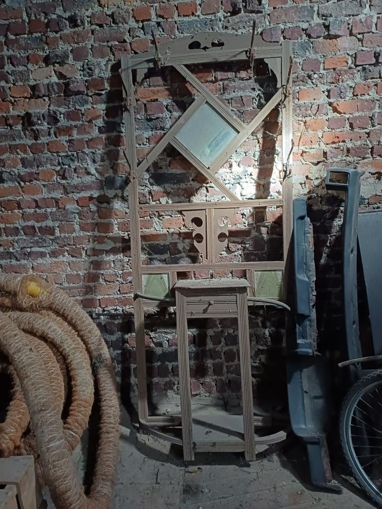Antieke houten hal kapstok, Enlèvement