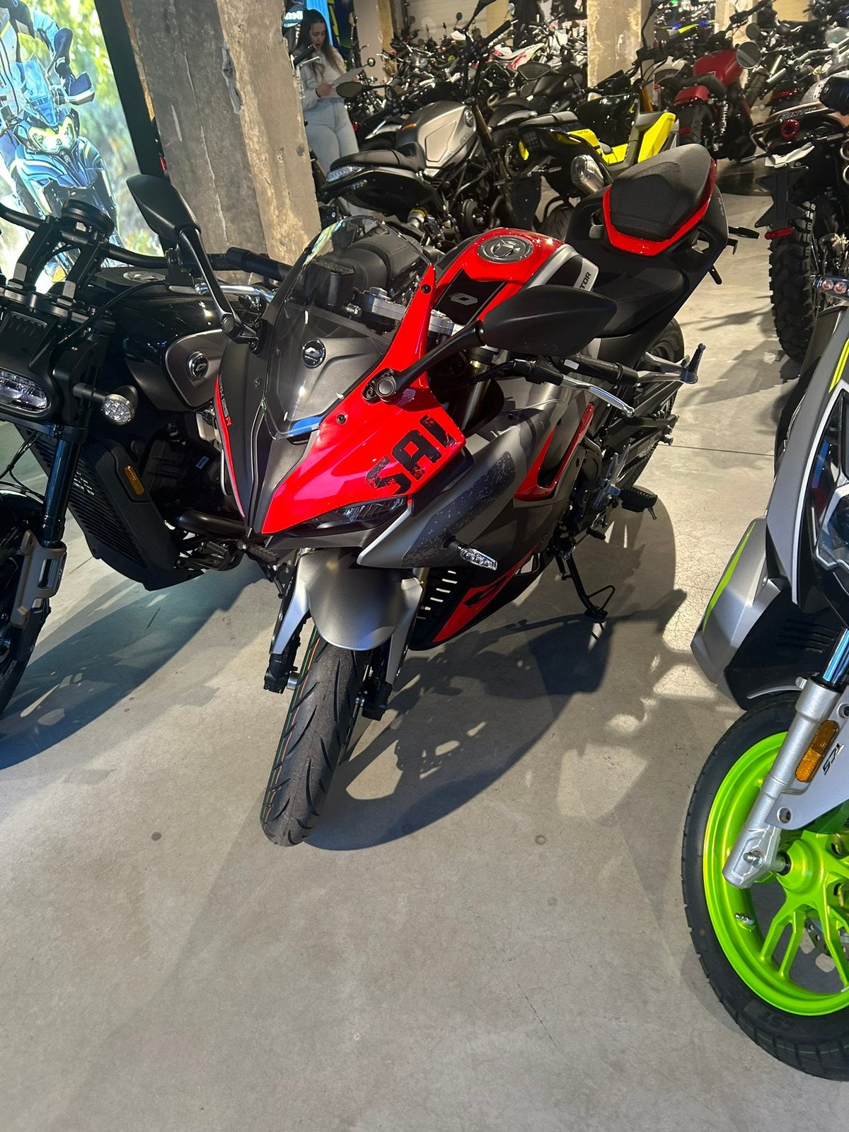 Qjmotor srk 125cc, Motos, Enlèvement, 1 cylindre, Jusqu'à 11 kW