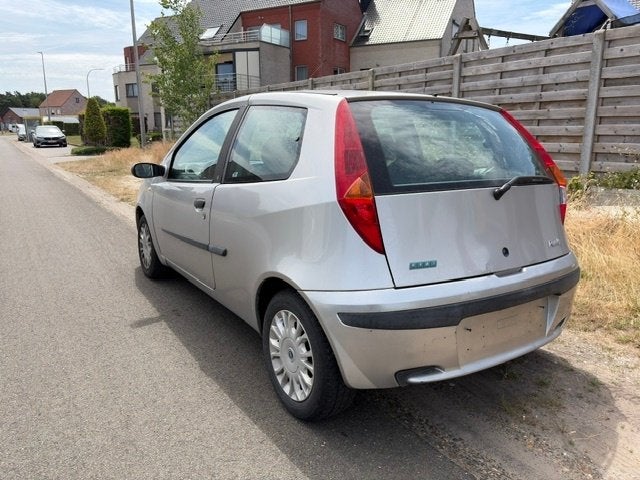 punto 1200 benz 114 000 km blanco gekeurd voor verk euro 4, Autos, Argent ou Gris, Achat, 3 places, Boîte manuelle