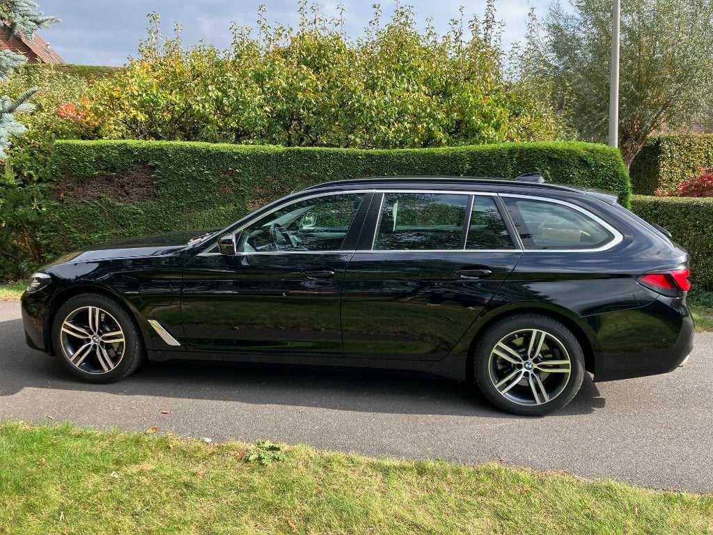BMW 530e xDrive trekhaak HiFi Leder Luxury Line Cam Carplay, Autos, BMW, Cuir, 215 kW, 42 g/km, Euro 6