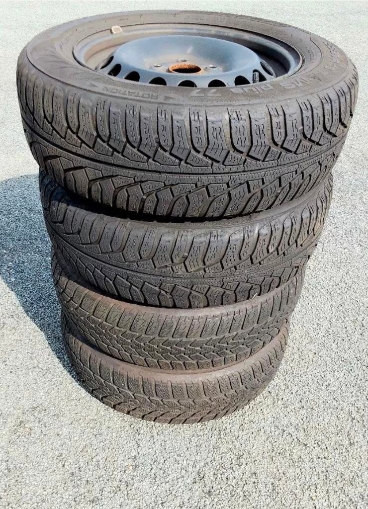 Jantes originales Golf 6 avec pneus hiver 195/65-15, 15 pouces, Pneus et Jantes, Pneus hiver, Enlèvement