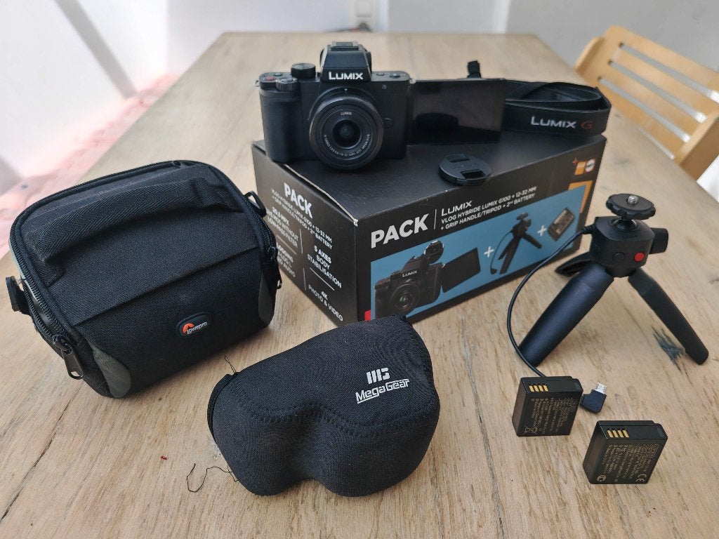 Pack Vlog Panasonic Lumix G100 + Objectif 12-32mm + 2 batt, TV, Hi-fi & Vidéo, Appareils photo numériques, Comme neuf, Compact