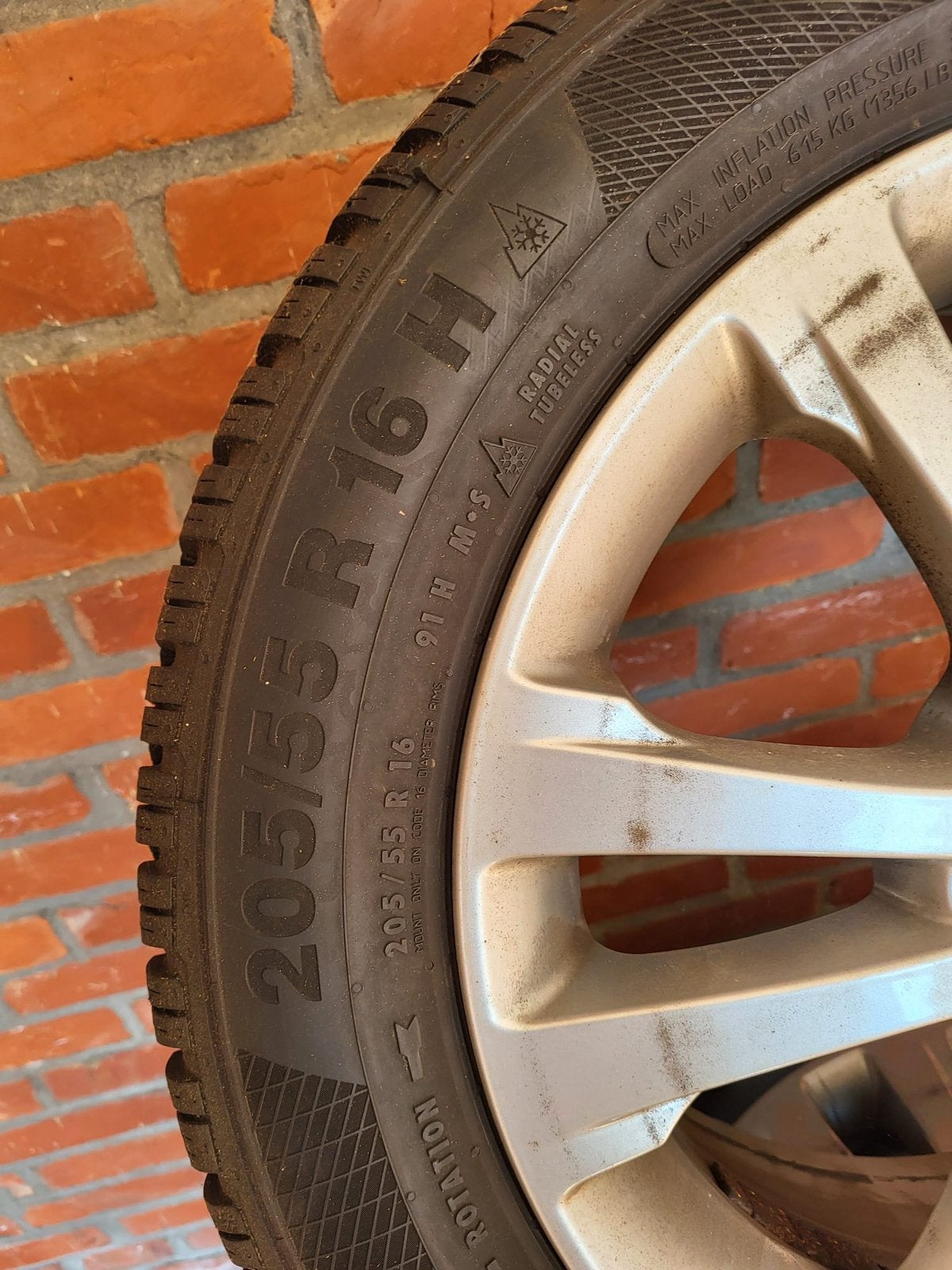 Winterbanden met velgen 205/55 R16 H, Auto-onderdelen, Banden en Velgen, Ophalen, Winterbanden, Velg(en)