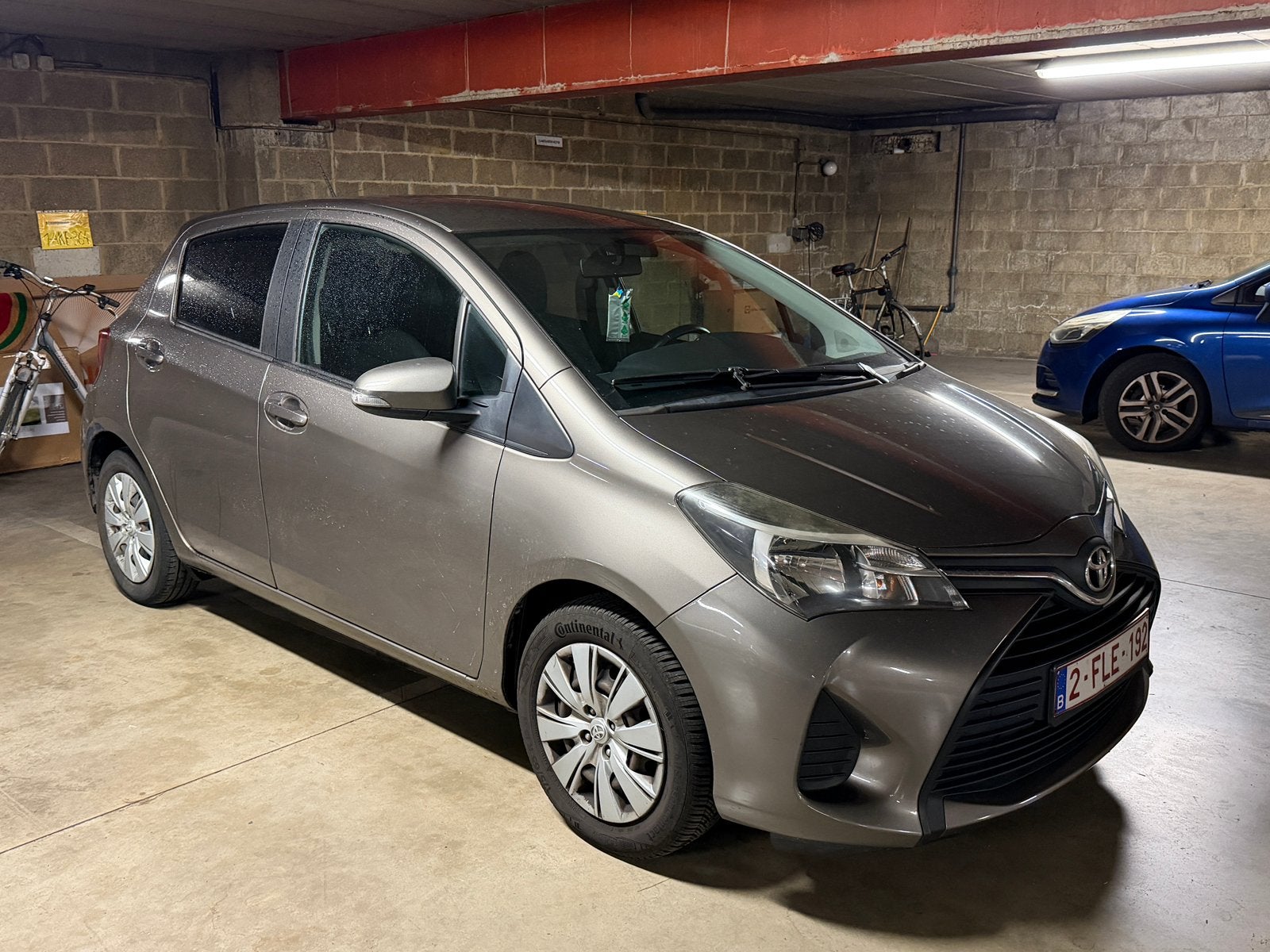 TOYOTA YARIS 1.0 BENZINE EUR6 AIRCO GOEDE STAAT, Autos, Achat, Entretenue par le concessionnaire, 5 portes, Berline