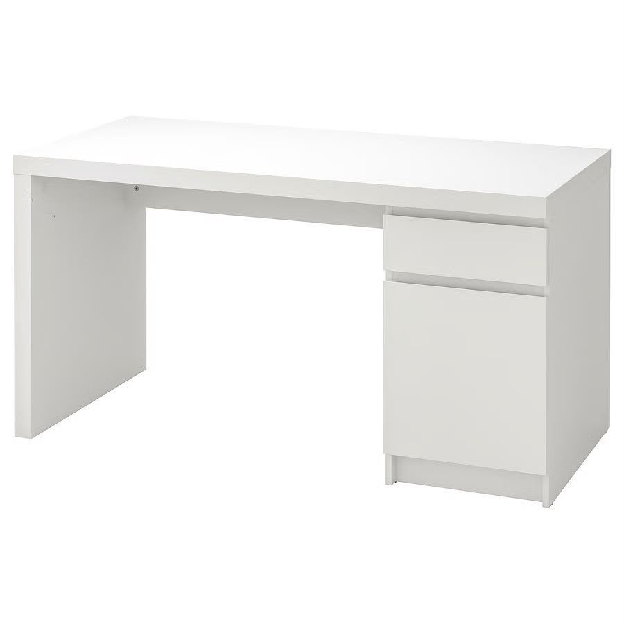 Bureau wit 140 cm op 65 cm, Huis en Inrichting, Bureaus, Ophalen, Hout, Schoolbureau, Zo goed als nieuw