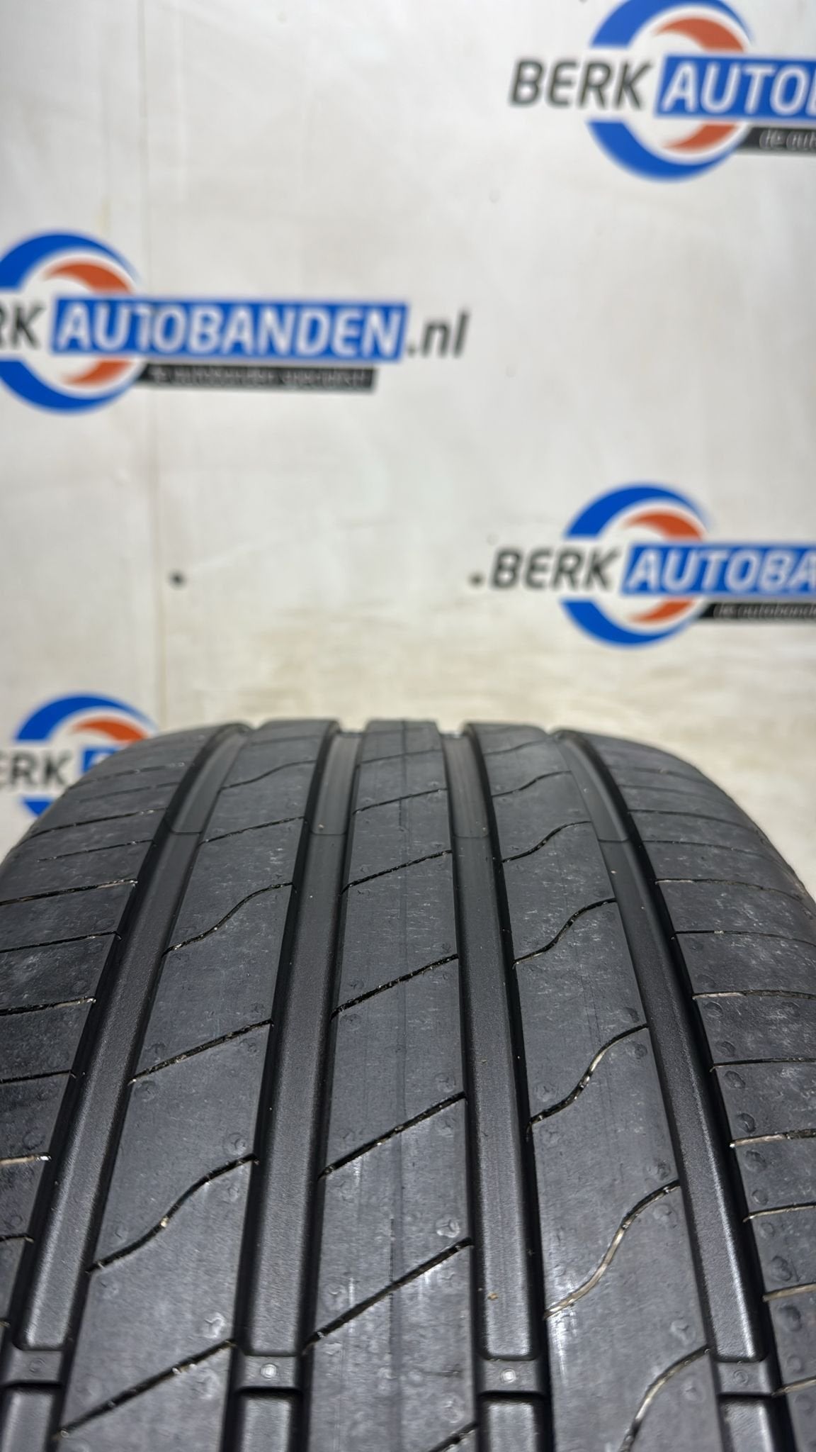 4x Goodyear Assurance (DEMO) 205/55 R17 95H 205/55/17 205551, Auto-onderdelen, Gebruikt, -, -, 17 inch