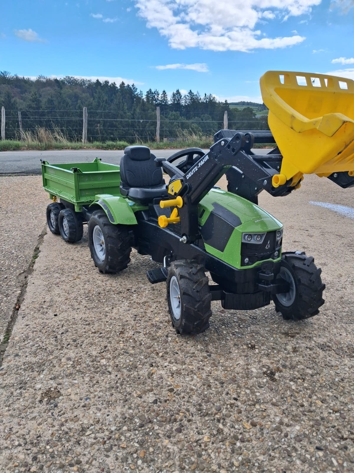 tracteur avec pelle et remorque, Enlèvement