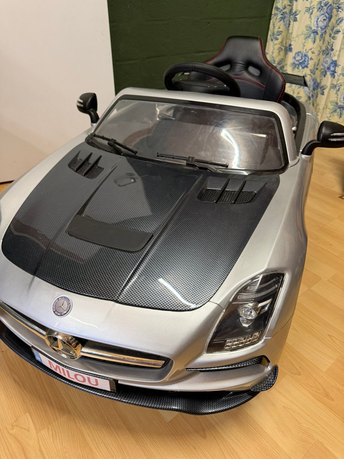 Mercedes SLS AMG elektrische kinderauto, Kinderen en Baby's, Speelgoed | Buiten | Accuvoertuigen, Ophalen, Zo goed als nieuw