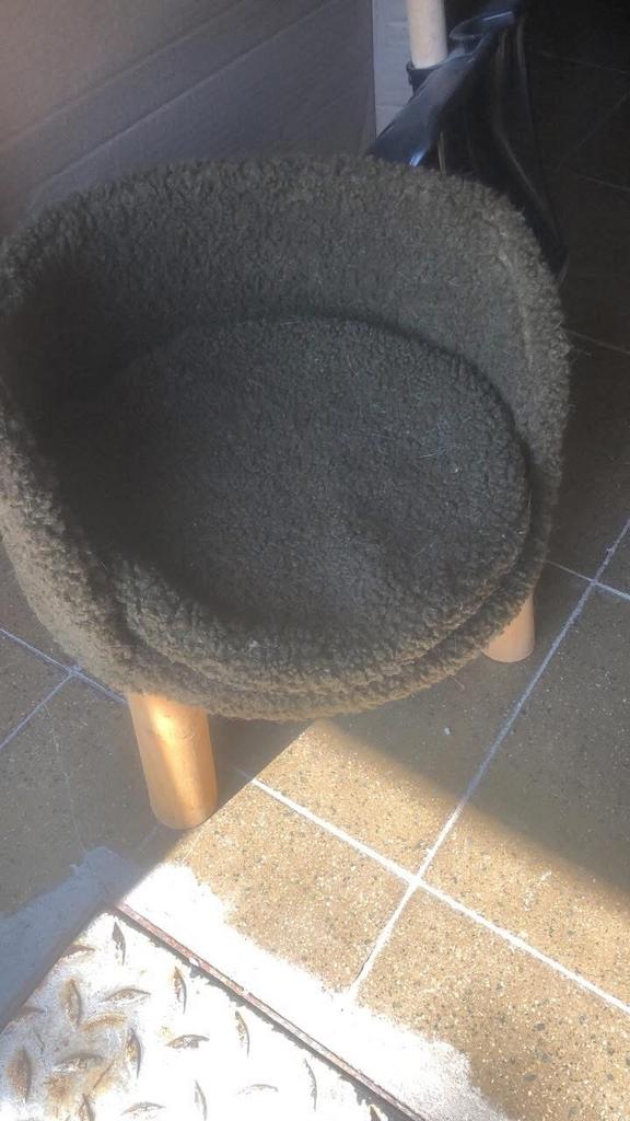 Stoeltje voor kat, Ophalen, Zo goed als nieuw