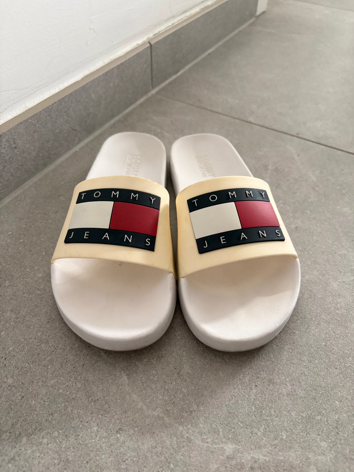 Slippers Tommy Hilfiger maat 39, Ophalen of Verzenden, Zo goed als nieuw, Slippers