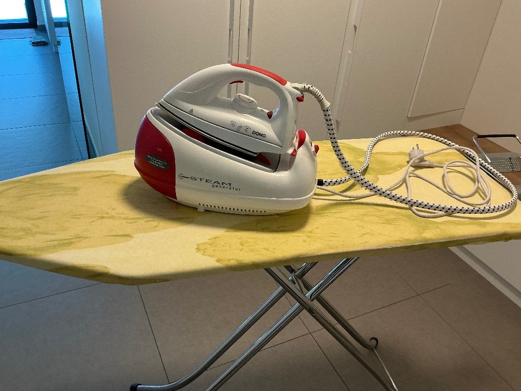 Strijkplank+strijkijzer met stoomgenerator, Elektronische apparatuur, Strijkijzers en Strijkplanken, Ophalen, Gebruikt, Strijkijzer met snoer