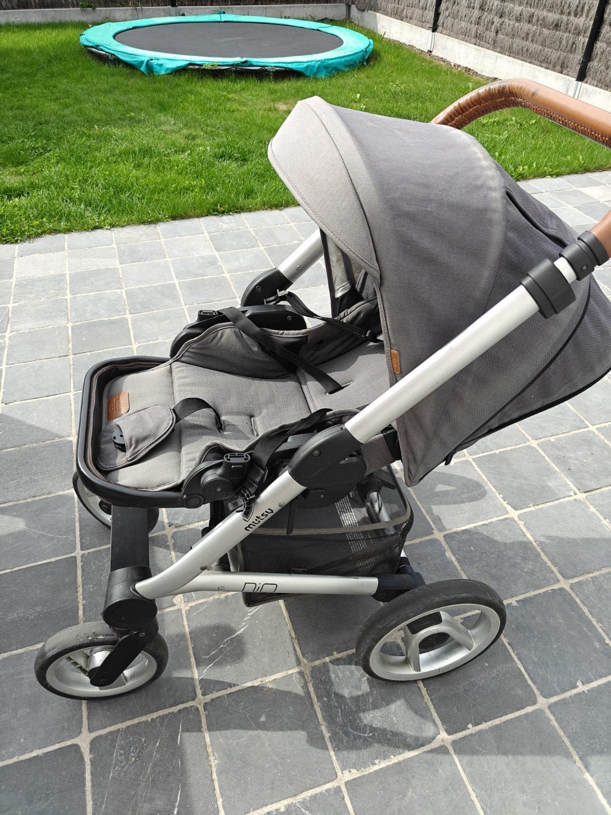 Mutsy Nio buggy + reiswieg (incl matras) + accessoires, Enlèvement, Utilisé, Autres marques, Dossier réglable