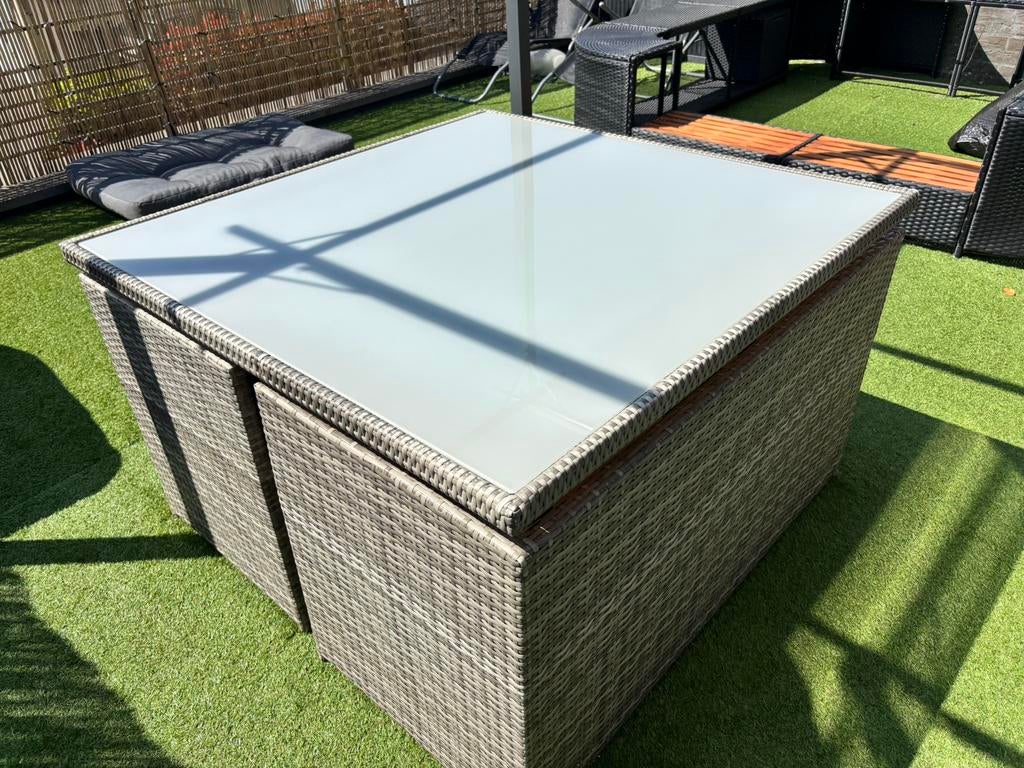 Table d’extérieur, Ophalen, Zo goed als nieuw