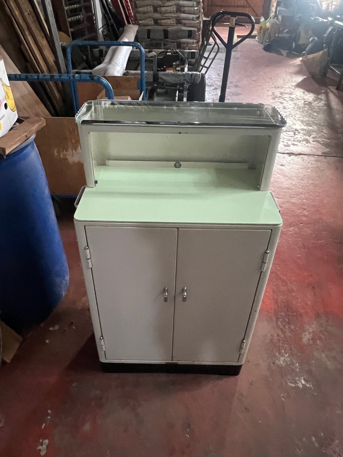Ancienne petite armoire medecin, Ophalen