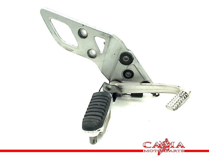 REPOSE PIEDS AVANT DROIT GSX 650 F 2008-2012 (GSX650F CJ1), Dhr. S. di Majo, Utilisé, Info@cama-motorparts.nl, P.J. Troelstraweg 8 8
3144 CX  MAASSLUIS, NL