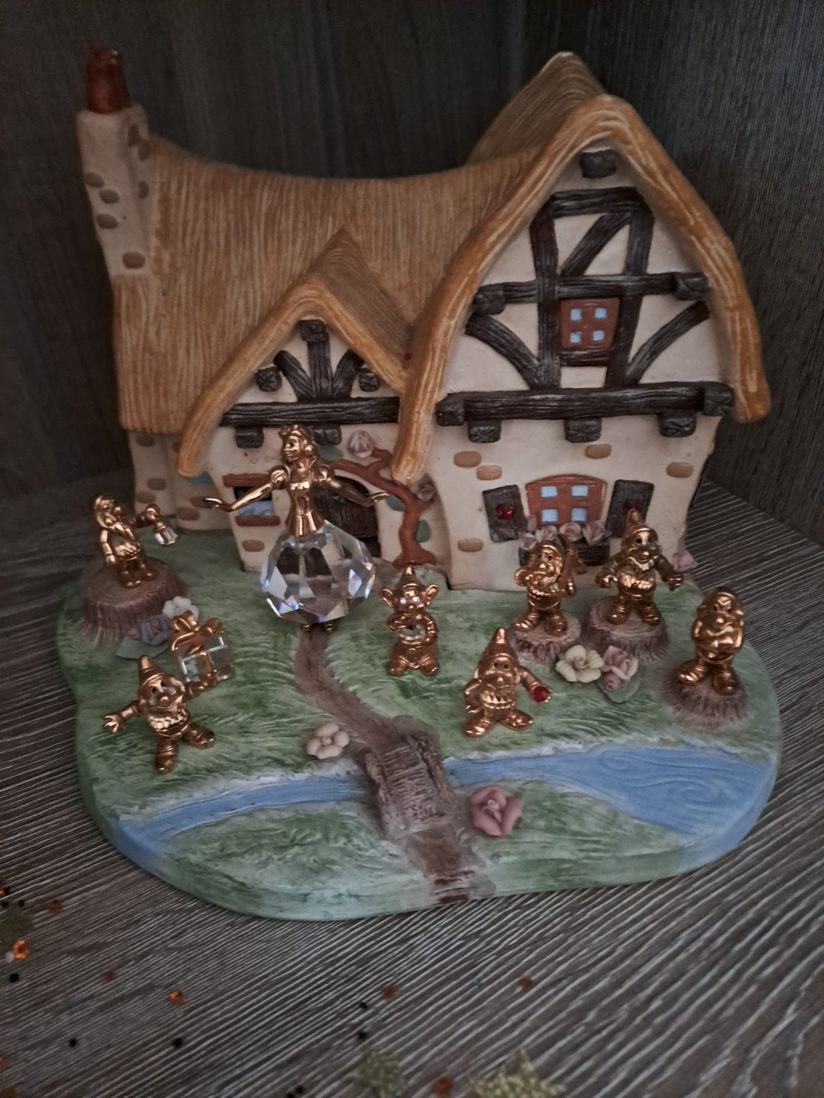 Blanche-Neige et les 7 nains + la maison de Goebel, Collections, Enlèvement, Blanche-Neige ou Belle au Bois Dormant, Comme neuf