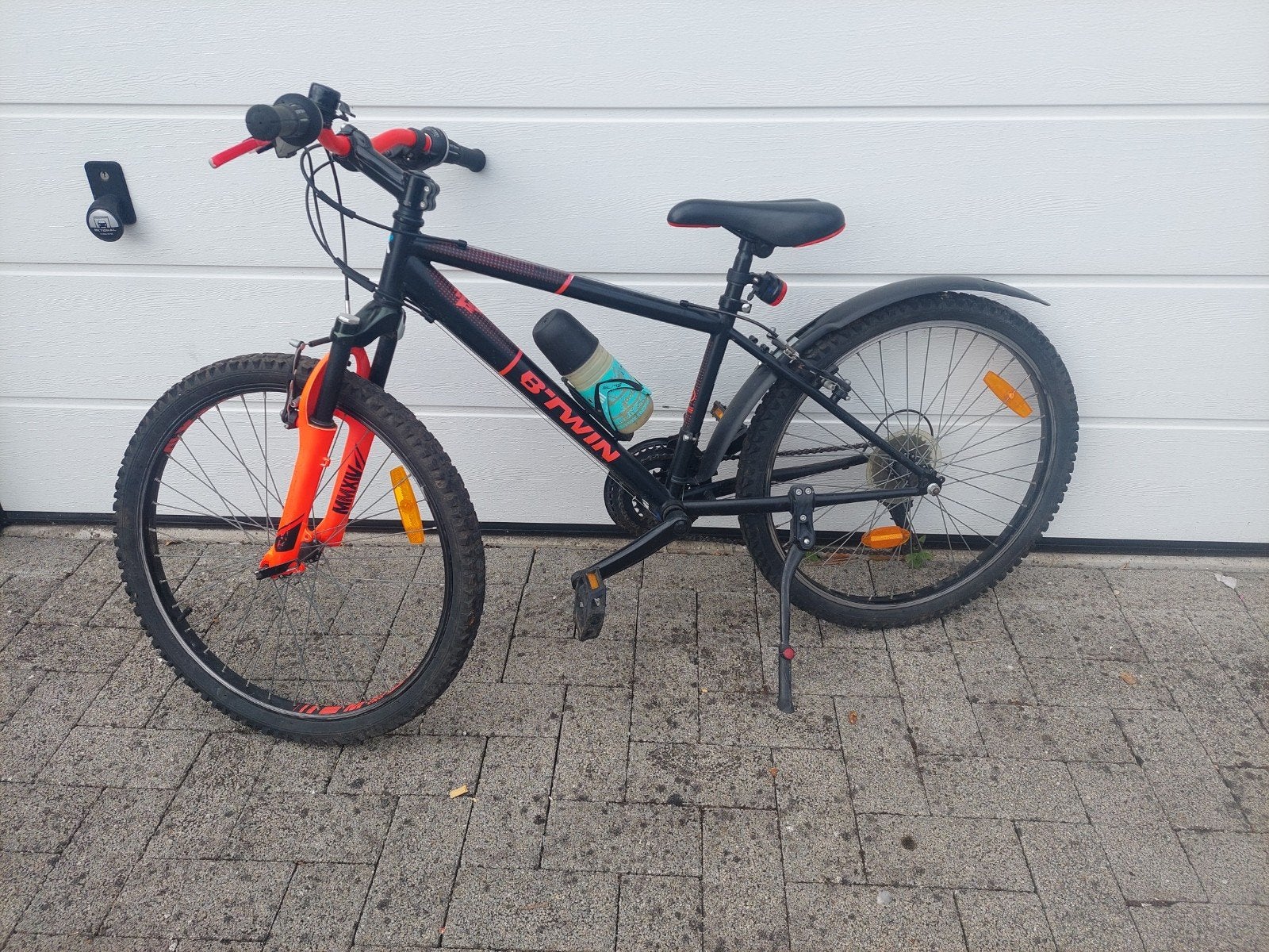 Jongensfiets volledig in orde., Enlèvement