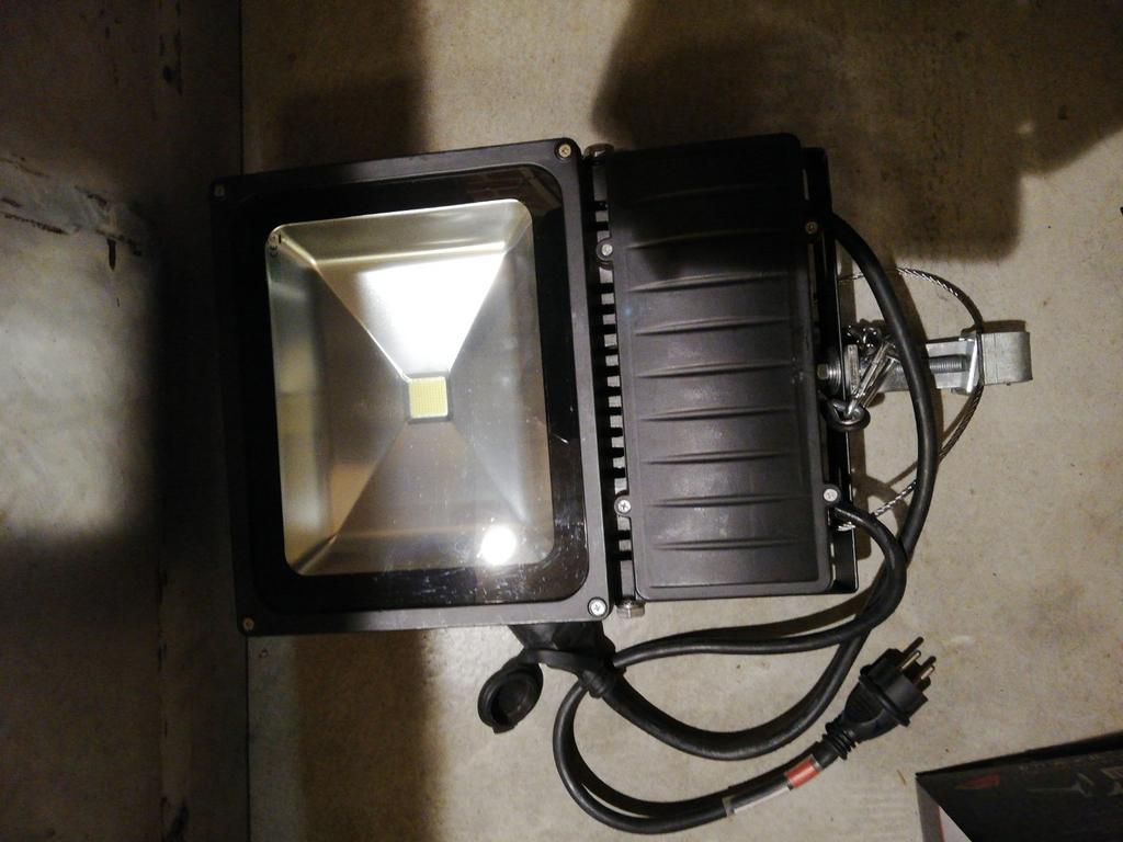 Projecteur LED Prof pour extérieur. Nouveau. 150 W, Aluminium, Comme neuf, Enlèvement, Alimentation secteur