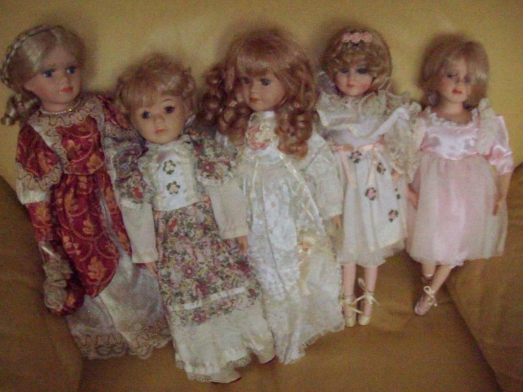 5 porseleinen poppen nieuwstaat, Verzamelen, Poppen, Ophalen of Verzenden, Zo goed als nieuw, Pop