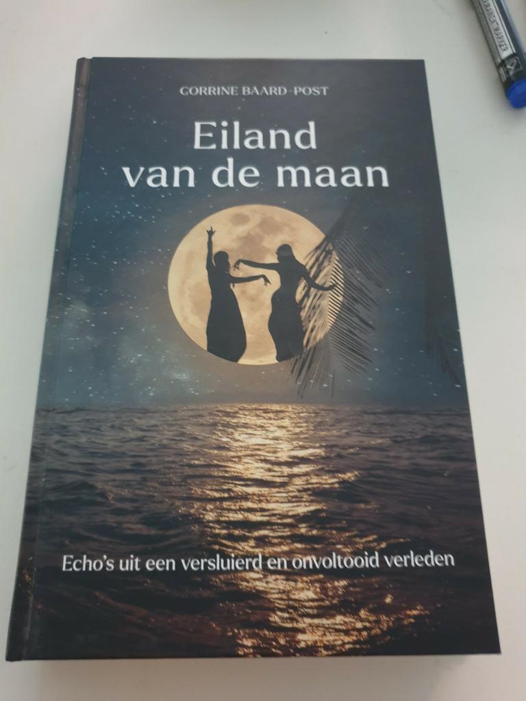 Corrine Baard-Post - Eiland van de maan.    SPIRITUELE ROMAN, Enlèvement ou Envoi, Comme neuf, Corrine Baard-Post