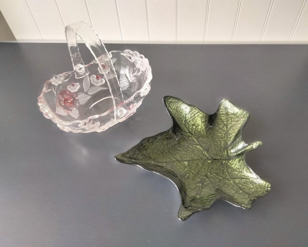 Glazen mand en groen blad, Antiek en Kunst, Ophalen of Verzenden