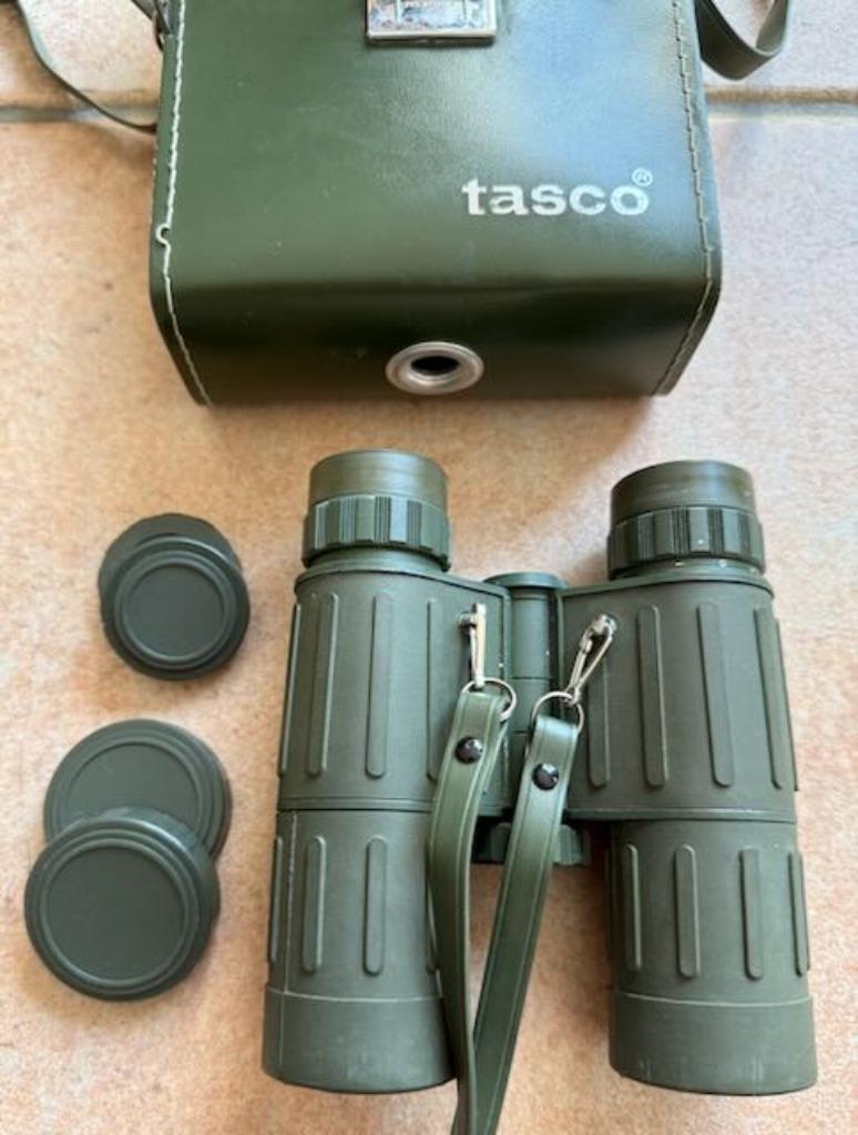 Paire de Jumelles TASCO 8x32, champ de 148m à 1000mètres, Prisme de toit (à droite), Enlèvement ou Envoi, Reconditionné, 8 à 12x