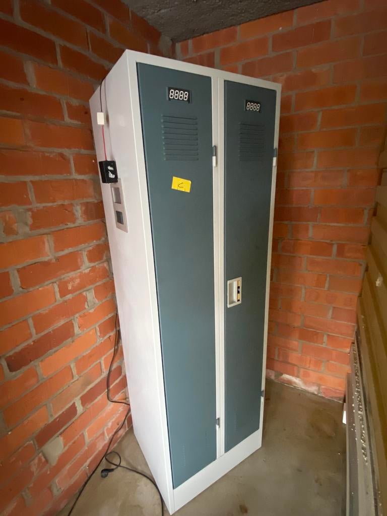 Elektronische lockerkast, Ophalen, Zo goed als nieuw