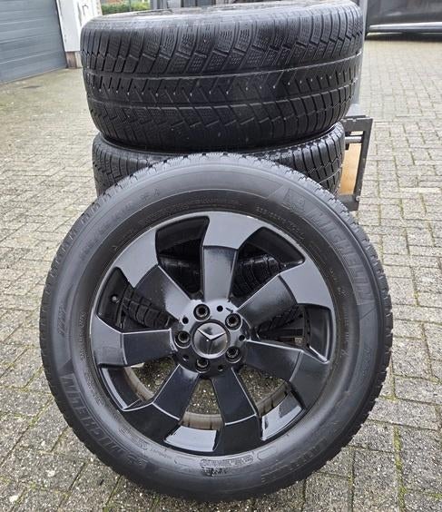 Org. Mercedes 18 inch velgen met Winterbanden 255/55 R18, Ophalen, 18 inch, Gebruikt, 255 mm