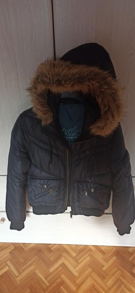 Jas Esprit voor meisje, kleur zwart,maat L maar klein dus M, Ophalen, Zo goed als nieuw