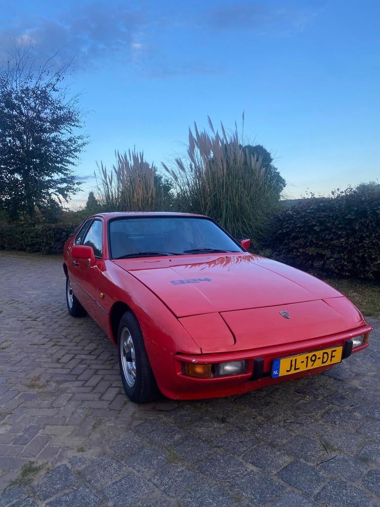 Porsche 924 1980 2.0  – Klassieke coupé met potentie  NL, Auto's, Voorwielaandrijving, Zwart, 4 cilinders, Leder en Stof