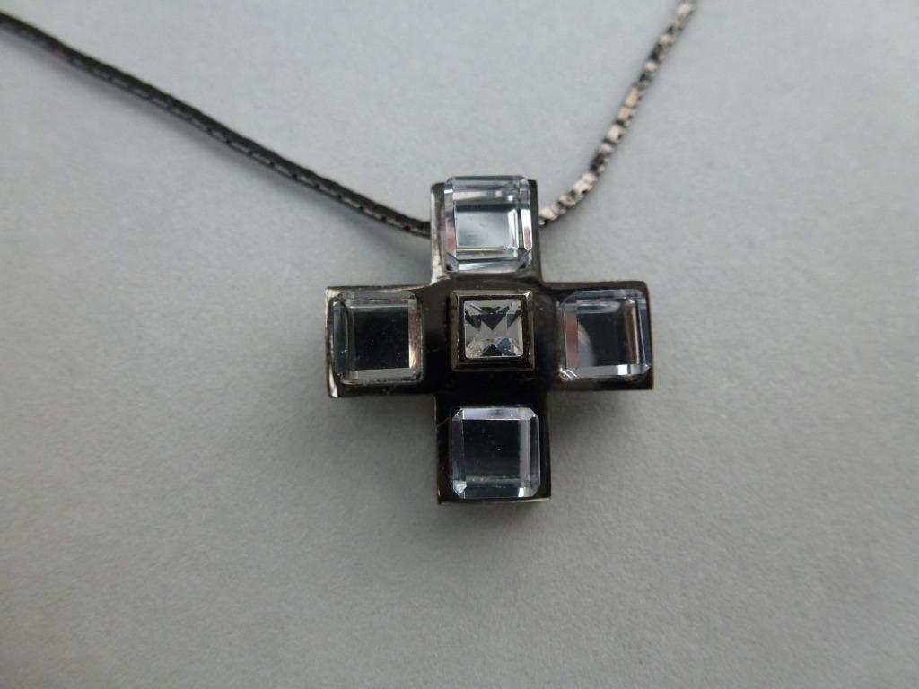 collier avec pendentif en métal cristal Dyrberg Kern, Enlèvement ou Envoi, Autres couleurs, Avec pendentif, Comme neuf