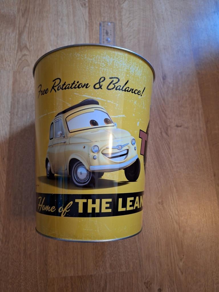Disney cars vuilbakje, Ophalen