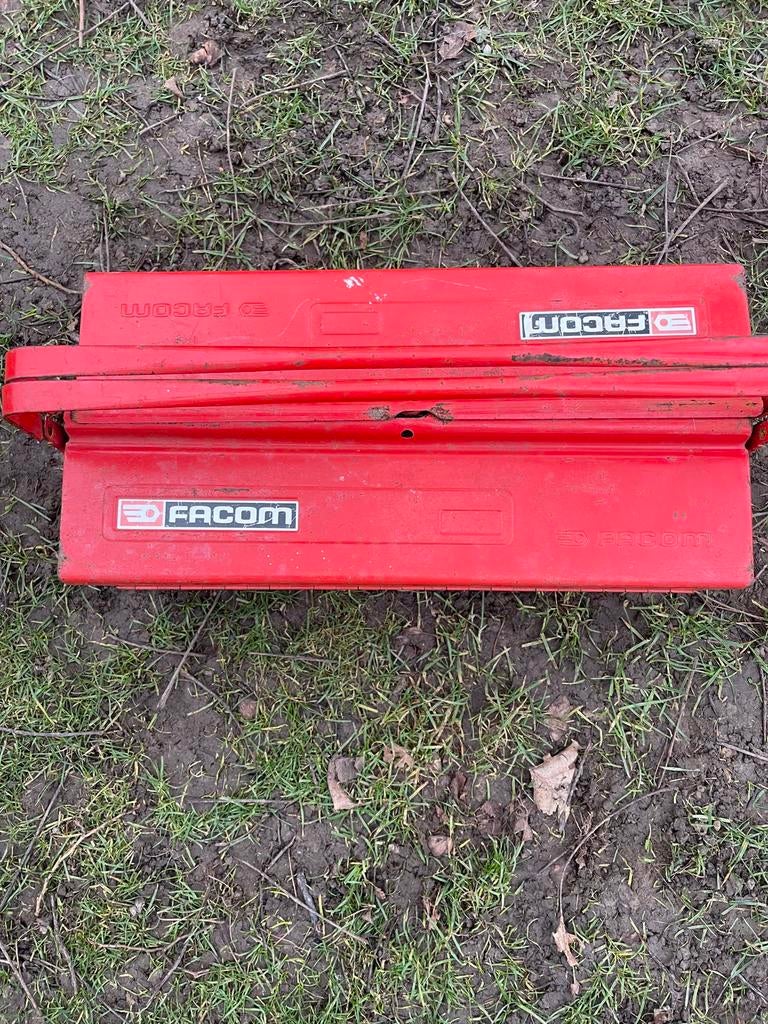 Gereedschap koffer van FACOM met hangslot, Ophalen, Zo goed als nieuw
